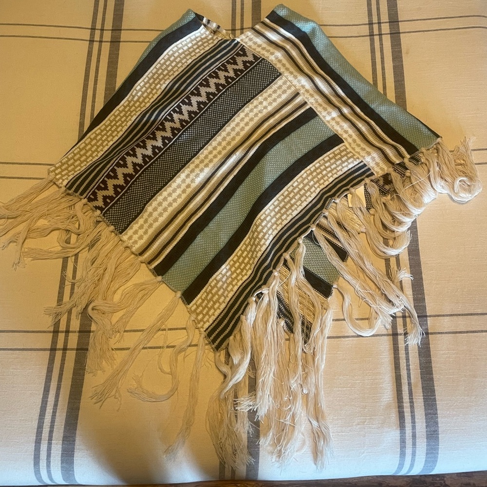Multi-pattern Poncho